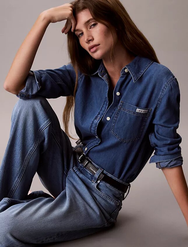Klassisches Denim-Hemd mit Knopfleiste Klassisches Denim-Hemd mit Knopfleiste
