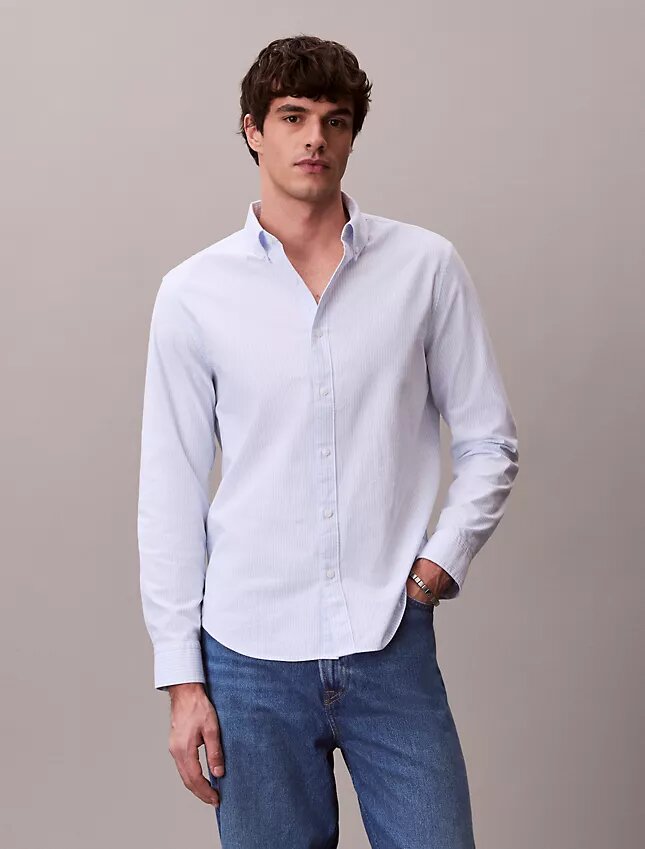 Klassisches Oxford-Hemd aus Cotton Stretch mit Streifen und Button-Down-Kragen Klassisches Oxford-Hemd aus Cotton Stretch mit Streifen und Button-Down-Kragen