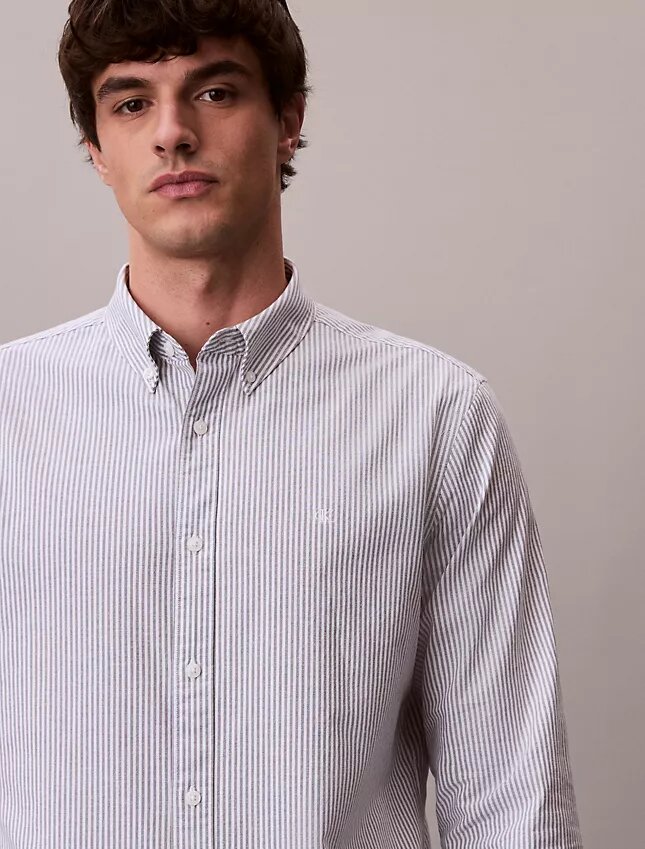 Klassisches Oxford-Hemd aus Cotton Stretch mit Streifen und Button-Down-Kragen Klassisches Oxford-Hemd aus Cotton Stretch mit Streifen und Button-Down-Kragen