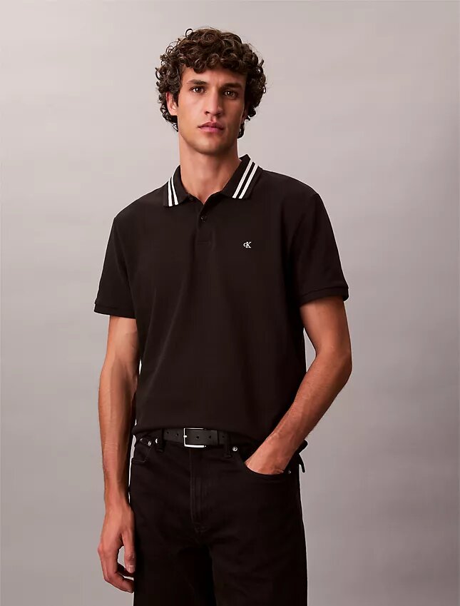 Klassisches Polohemd mit Monogram und Piqué-Einsätzen Klassisches Polohemd mit Monogram und Piqué-Einsätzen