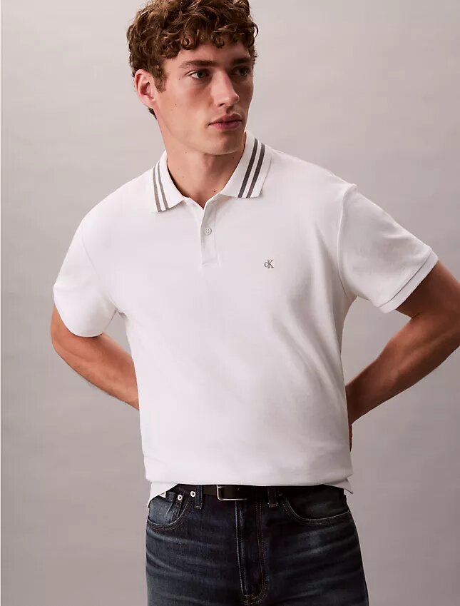 Klassisches Polohemd mit Monogram und Piqué-Einsätzen Klassisches Polohemd mit Monogram und Piqué-Einsätzen