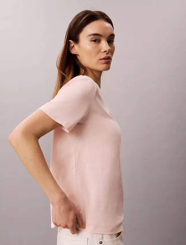 Klassisches T-Shirt mit auffälligem Logo-Aufdruck Klassisches T-Shirt mit auffälligem Logo-Aufdruck