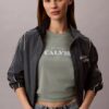 Klassisches T-Shirt mit auffälligem Logo-Aufdruck Klassisches T-Shirt mit auffälligem Logo-Aufdruck