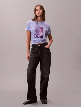 Klassisches T-Shirt mit Blumen-Logo-Grafik