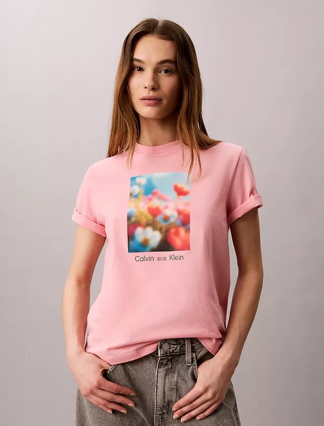 Klassisches T-Shirt mit Blumengrafik Klassisches T-Shirt mit Blumengrafik