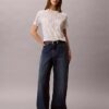 Klassisches T-Shirt mit Blumenprint Klassisches T-Shirt mit Blumenprint
