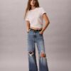 Klassisches T-Shirt mit Blumenprint Klassisches T-Shirt mit Blumenprint