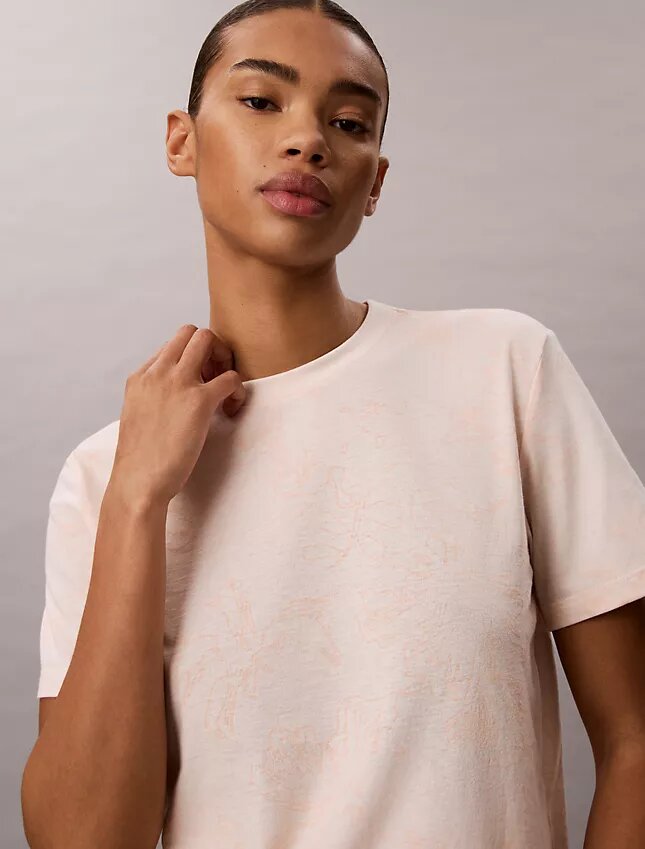 Klassisches T-Shirt mit Blumenprint Klassisches T-Shirt mit Blumenprint