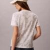 Klassisches T-Shirt mit Blumenprint Klassisches T-Shirt mit Blumenprint