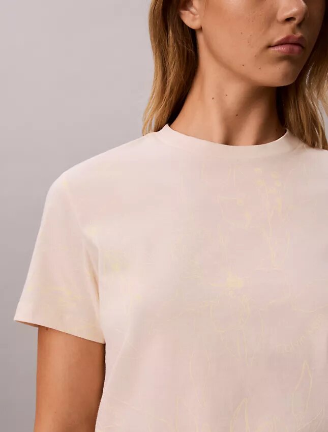 Klassisches T-Shirt mit Blumenprint Klassisches T-Shirt mit Blumenprint