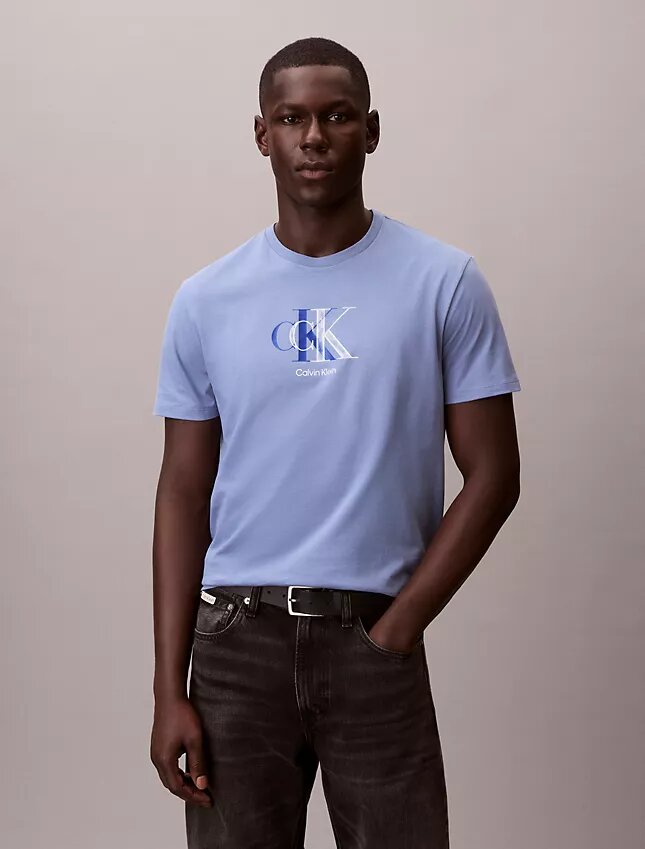 Klassisches T-Shirt mit doppeltem Monogram-Print Klassisches T-Shirt mit doppeltem Monogram-Print