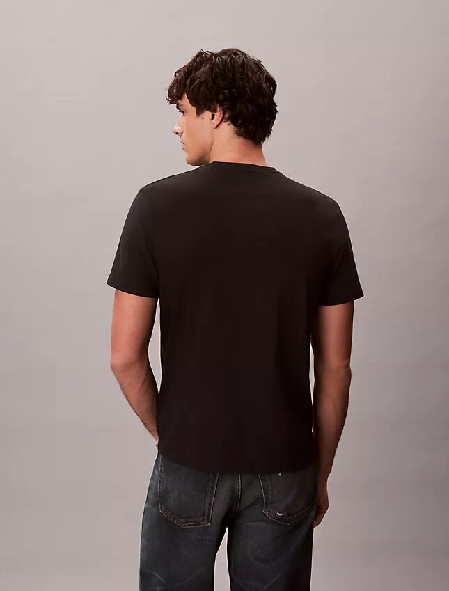 Klassisches T-Shirt mit doppeltem Monogram-Print Klassisches T-Shirt mit doppeltem Monogram-Print