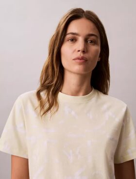 Klassisches T-Shirt mit durchgängigem, verblasstem Monogram