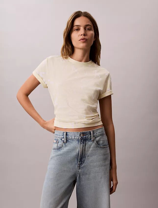 Klassisches T-Shirt mit durchgängigem, verblasstem Monogram Klassisches T-Shirt mit durchgängigem, verblasstem Monogram