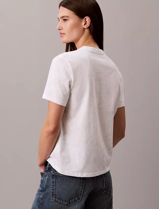Klassisches T-Shirt mit durchgängigem, verblasstem Monogram Klassisches T-Shirt mit durchgängigem, verblasstem Monogram