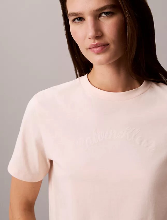 Klassisches T-Shirt mit Filz-Logo-Grafik Klassisches T-Shirt mit Filz-Logo-Grafik