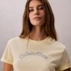 Klassisches T-Shirt mit Filz-Logo-Grafik Klassisches T-Shirt mit Filz-Logo-Grafik