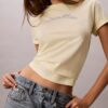 Klassisches T-Shirt mit Filz-Logo-Grafik Klassisches T-Shirt mit Filz-Logo-Grafik