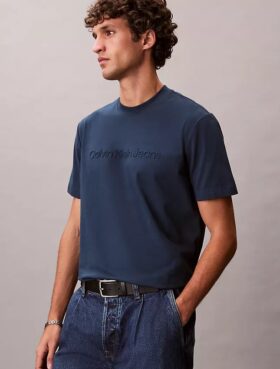 Klassisches T-Shirt mit geprägtem Logo