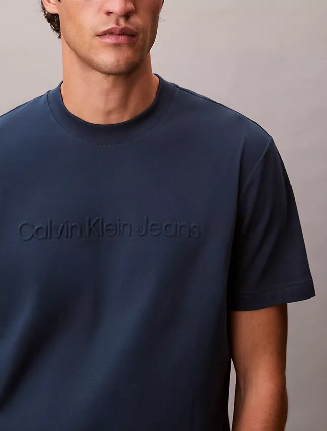 Klassisches T-Shirt mit geprägtem Logo Klassisches T-Shirt mit geprägtem Logo