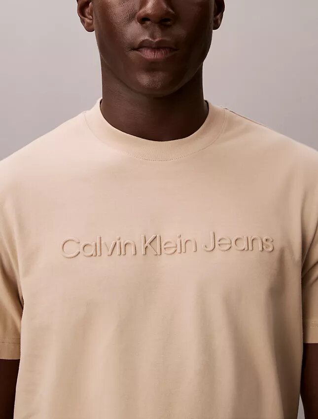 Klassisches T-Shirt mit geprägtem Logo Klassisches T-Shirt mit geprägtem Logo
