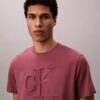 Klassisches T-Shirt mit geprägtem Monogram Klassisches T-Shirt mit geprägtem Monogram