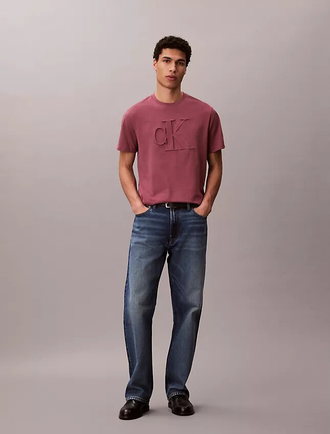 Klassisches T-Shirt mit geprägtem Monogram Klassisches T-Shirt mit geprägtem Monogram