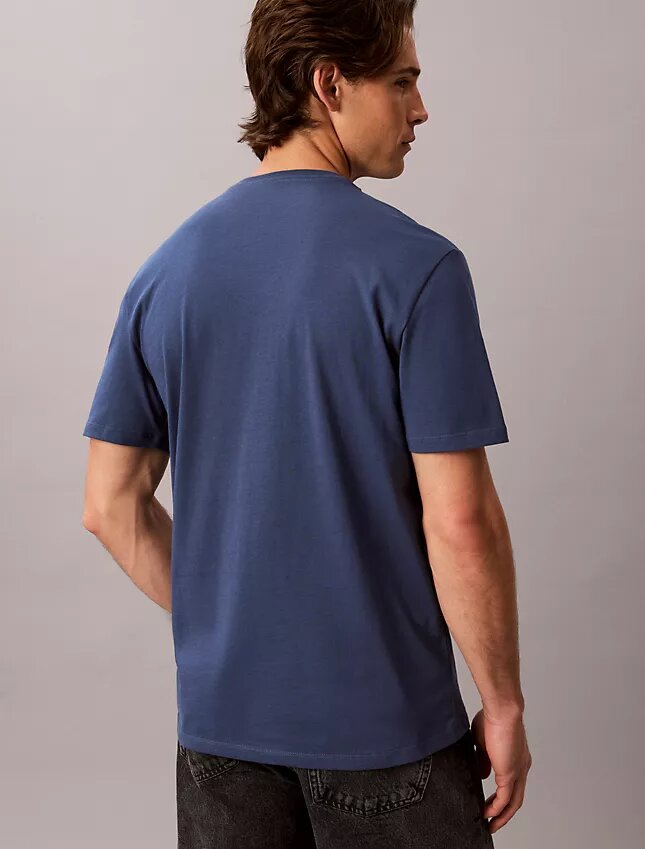 Klassisches T-Shirt mit geprägtem Monogram Klassisches T-Shirt mit geprägtem Monogram