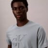 Klassisches T-Shirt mit geprägtem Monogram Klassisches T-Shirt mit geprägtem Monogram
