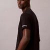 Klassisches T-Shirt mit geprägtem Monogram Klassisches T-Shirt mit geprägtem Monogram