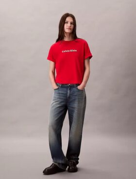 Klassisches T-Shirt mit gesticktem Logo