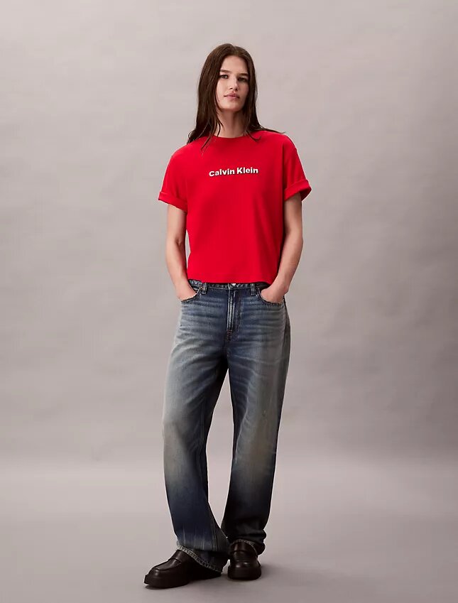 Klassisches T-Shirt mit gesticktem Logo Klassisches T-Shirt mit gesticktem Logo