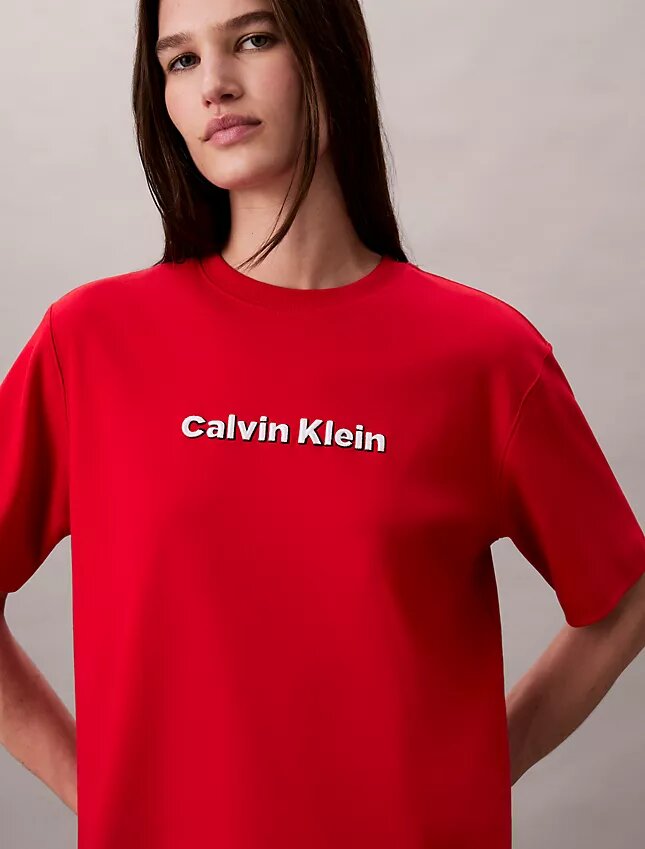 Klassisches T-Shirt mit gesticktem Logo Klassisches T-Shirt mit gesticktem Logo