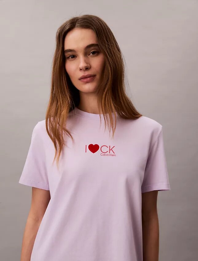Klassisches T-Shirt mit Herz-Logo Klassisches T-Shirt mit Herz-Logo