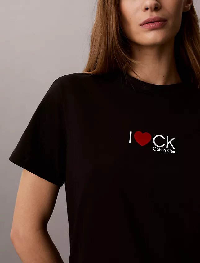 Klassisches T-Shirt mit Herz-Logo Klassisches T-Shirt mit Herz-Logo