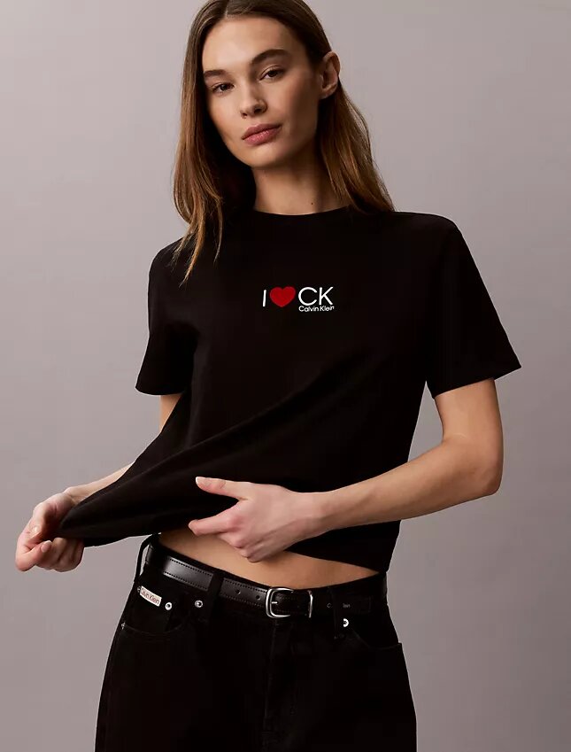 Klassisches T-Shirt mit Herz-Logo Klassisches T-Shirt mit Herz-Logo