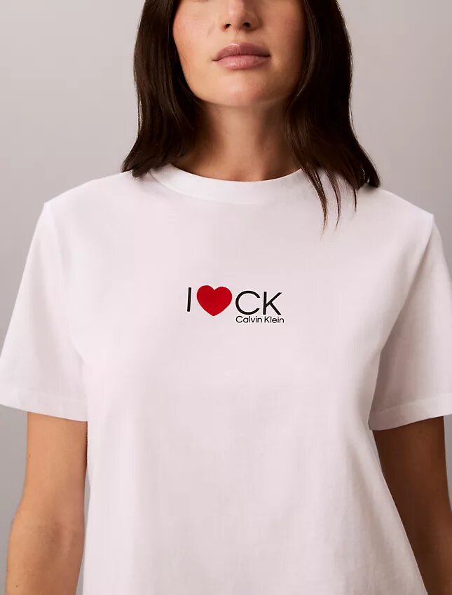 Klassisches T-Shirt mit Herz-Logo Klassisches T-Shirt mit Herz-Logo