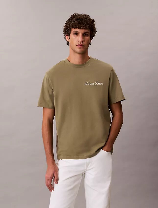 Klassisches T-Shirt mit kleinem Schriftzug-Logo Klassisches T-Shirt mit kleinem Schriftzug-Logo