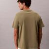 Klassisches T-Shirt mit kleinem Schriftzug-Logo Klassisches T-Shirt mit kleinem Schriftzug-Logo