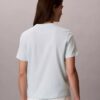 Klassisches T-Shirt mit mehrschichtiger Logografik Klassisches T-Shirt mit mehrschichtiger Logografik