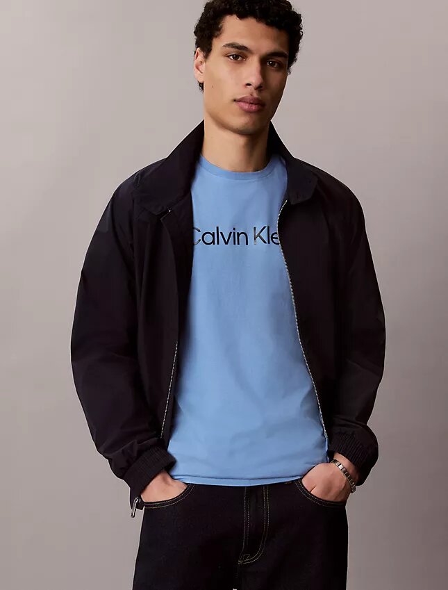 Klassisches T-Shirt mit Standard-Logo-Grafik Klassisches T-Shirt mit Standard-Logo-Grafik
