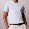 Klassisches T-Shirt mit Streifen Klassisches T-Shirt mit Streifen