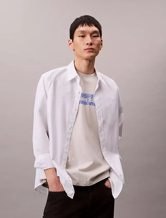 Klassisches T-Shirt mit verblasstem Logo Klassisches T-Shirt mit verblasstem Logo