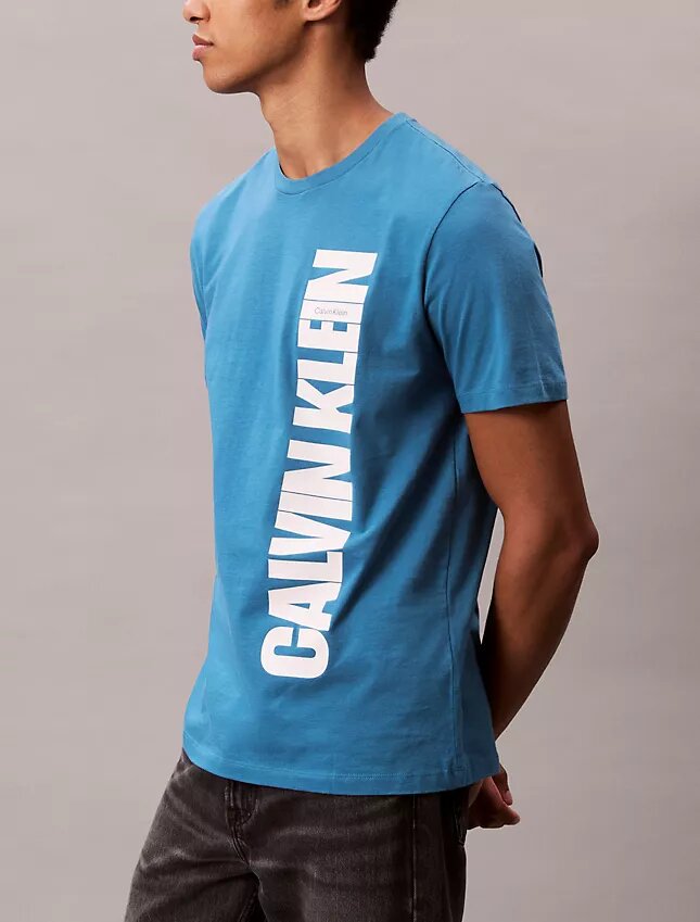 Klassisches T-Shirt mit vertikalem Logo Klassisches T-Shirt mit vertikalem Logo