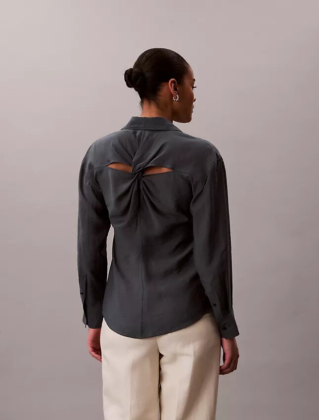 Klassisches Voile-Hemd mit Knopfleiste Klassisches Voile-Hemd mit Knopfleiste