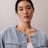 Kurze, kragenlose Denim-Trucker Jacket Kurze, kragenlose Denim-Trucker Jacket