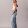 Kurze Straight-Jeans aus Lyocell-Mischung mit hoher Taille Kurze Straight-Jeans aus Lyocell-Mischung mit hoher Taille