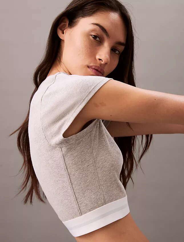 Kurzärmeliges T-Shirt aus Cotton Stretch-Rippstoff Kurzärmeliges T-Shirt aus Cotton Stretch-Rippstoff