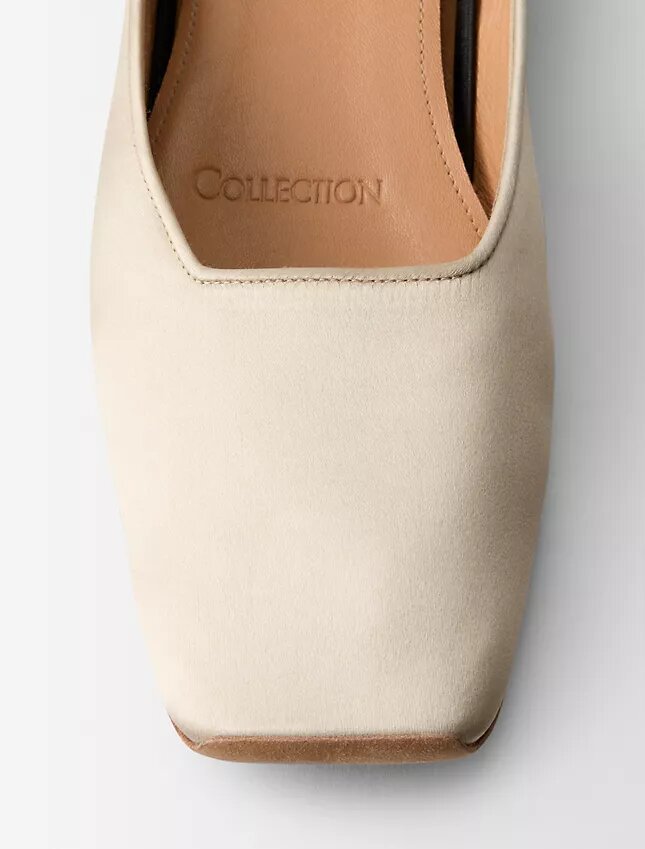 Lana Flache Schuhe aus Seidensatin Lana Flache Schuhe aus Seidensatin