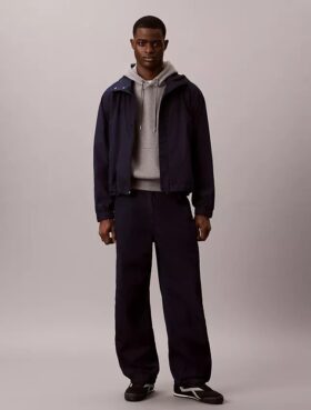 Leichte Indigo-Denim-Hose für den Trainingseinsatz Leichte Indigo-Denim-Hose für den Trainingseinsatz